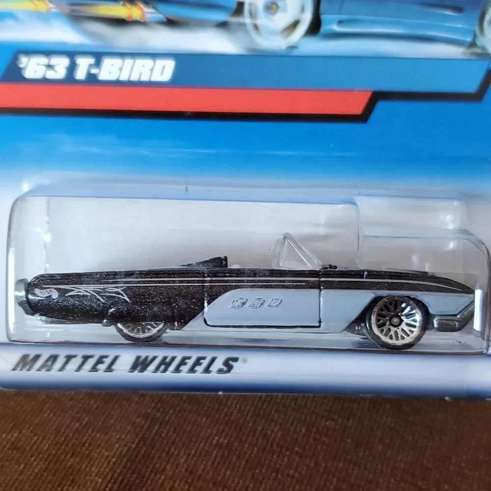 Hot Wheels 1963 T-Bird Car 27097. NIP